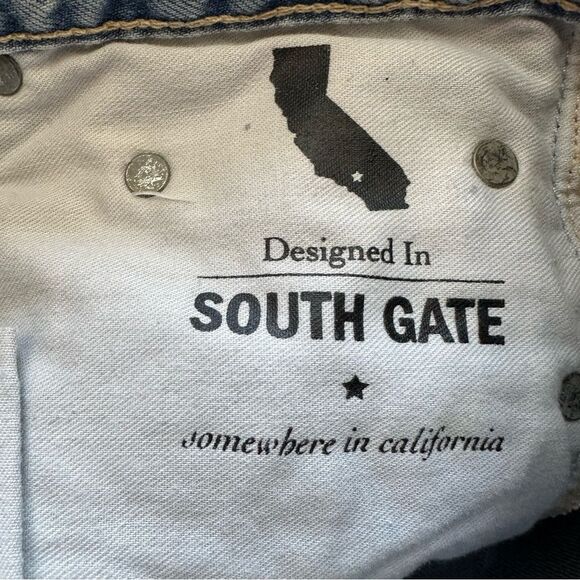 AG Adriano Goldschmied The Alex Vintage Boyfriend Raw Hem Denim Short Size 26 - Picture 7 of 9